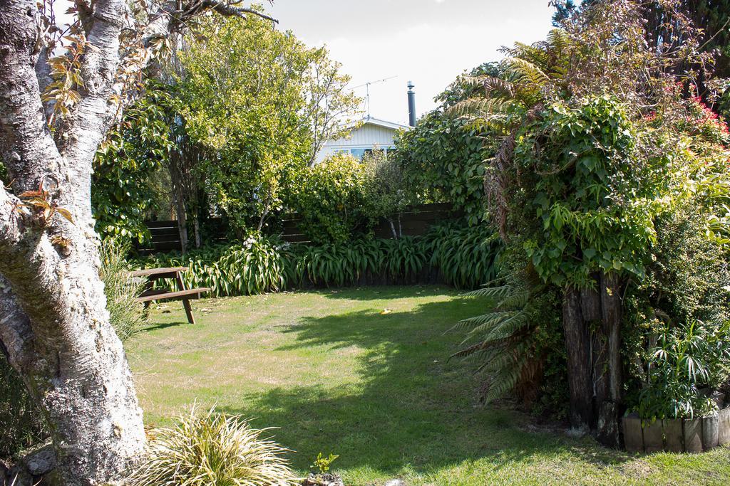 Kowhai Lane Lodge Half-moon Bay Exterior photo