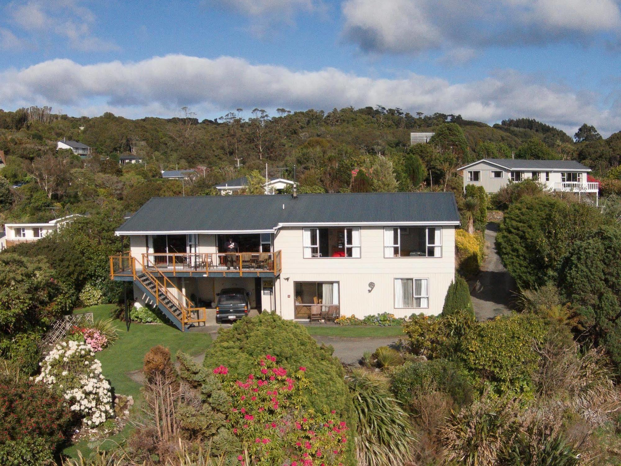 Kowhai Lane Lodge Half-moon Bay Exterior photo